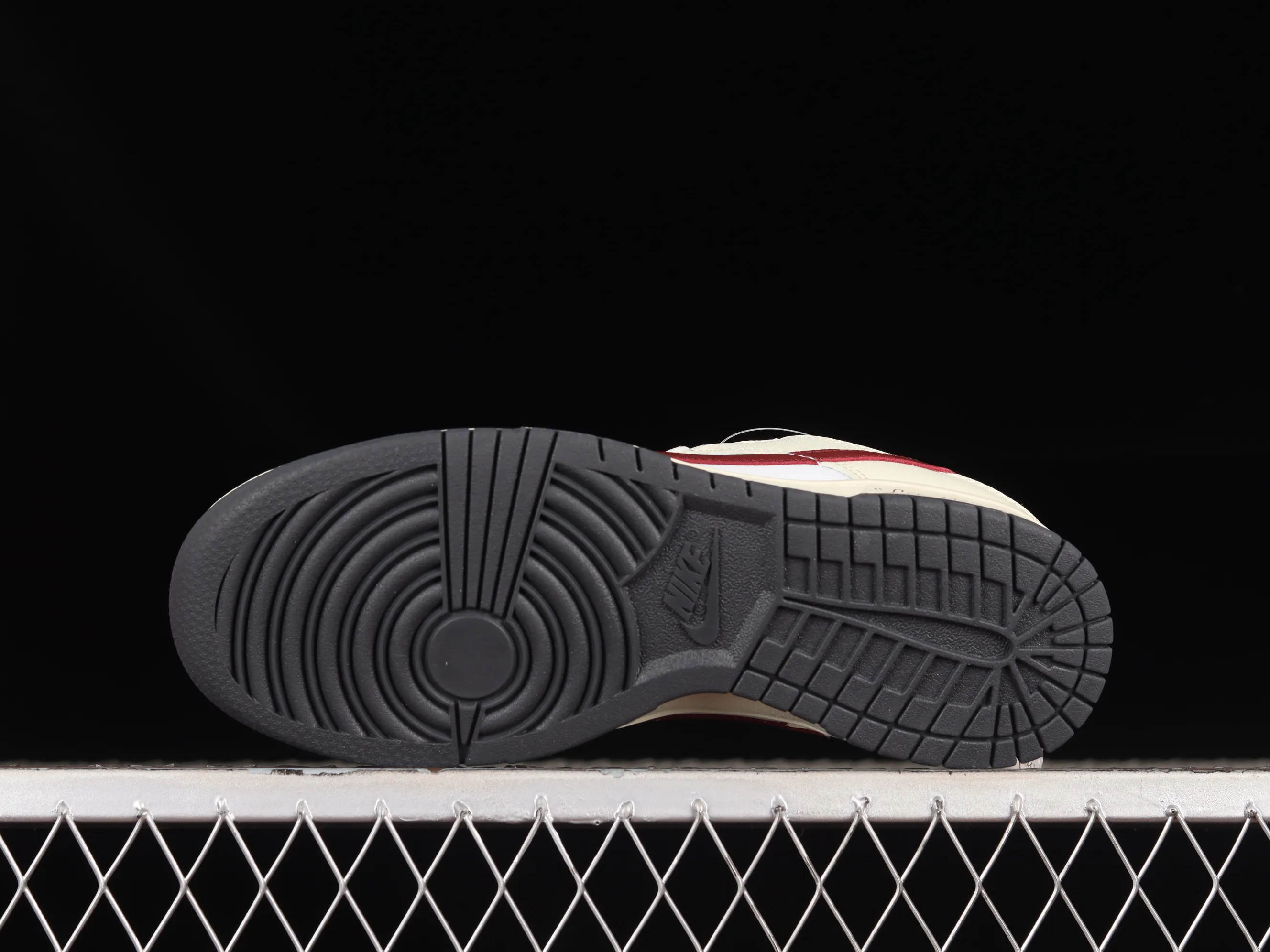 All categories Nk SB Dunk series Nk SB Dunk Low low-top sneakers F version Nk Dunk Low Valentine's Day limited SB low-top sports and leisure sneakers DD1503-117